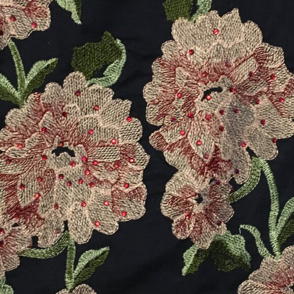 Queen Tunic Floral Embroidered Rhinestone & Rose Buttons Top - Picture 6 of 16